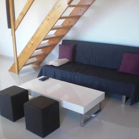 Mia * Τρογκίρ